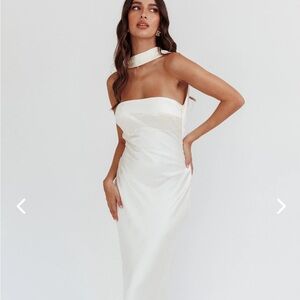 DAMSEL REVERSE HALTER MAXI DRESS OYSTER






5